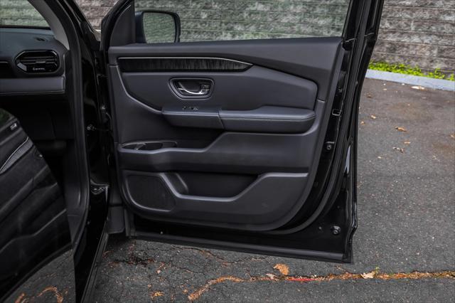 used 2023 Honda Pilot car, priced at $42,900
