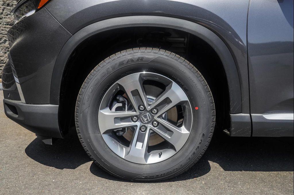 new 2025 Honda Pilot car, priced at $44,845