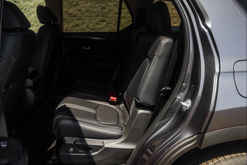 new 2025 Honda Pilot car, priced at $44,845