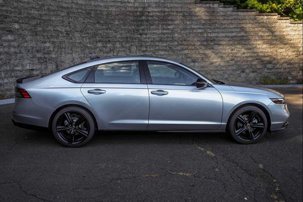 new 2025 Honda Accord Hybrid car, priced at $35,070