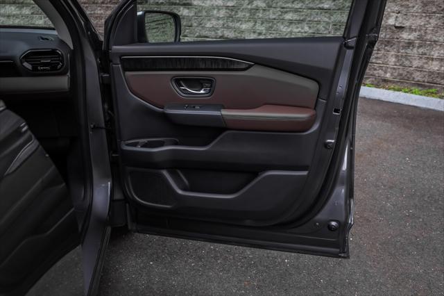 used 2023 Honda Pilot car, priced at $42,900