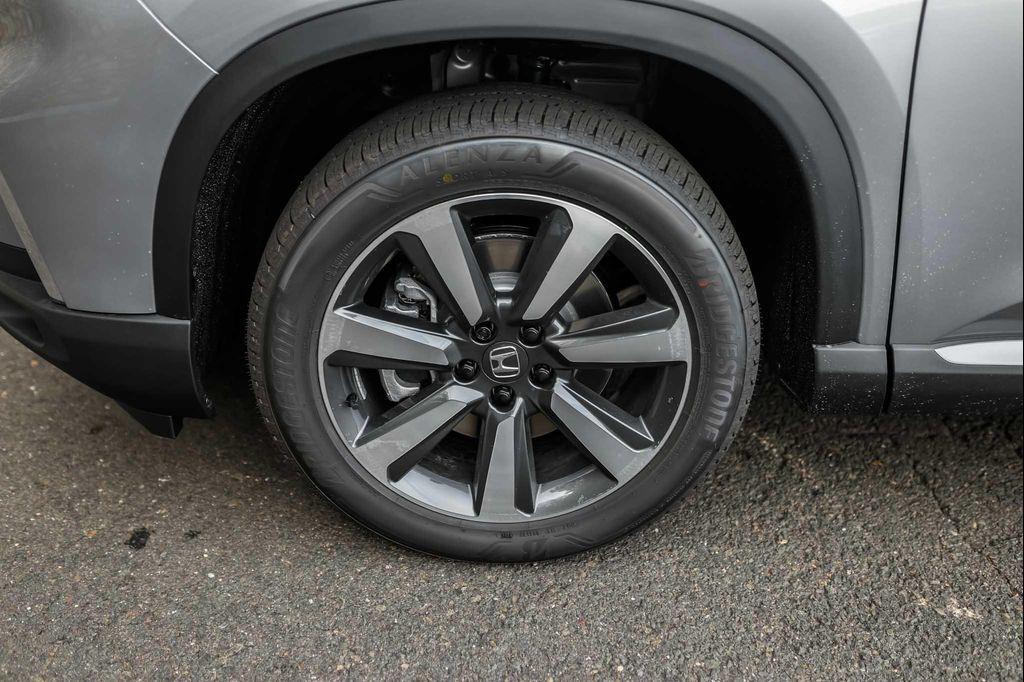 new 2025 Honda Pilot car, priced at $48,845