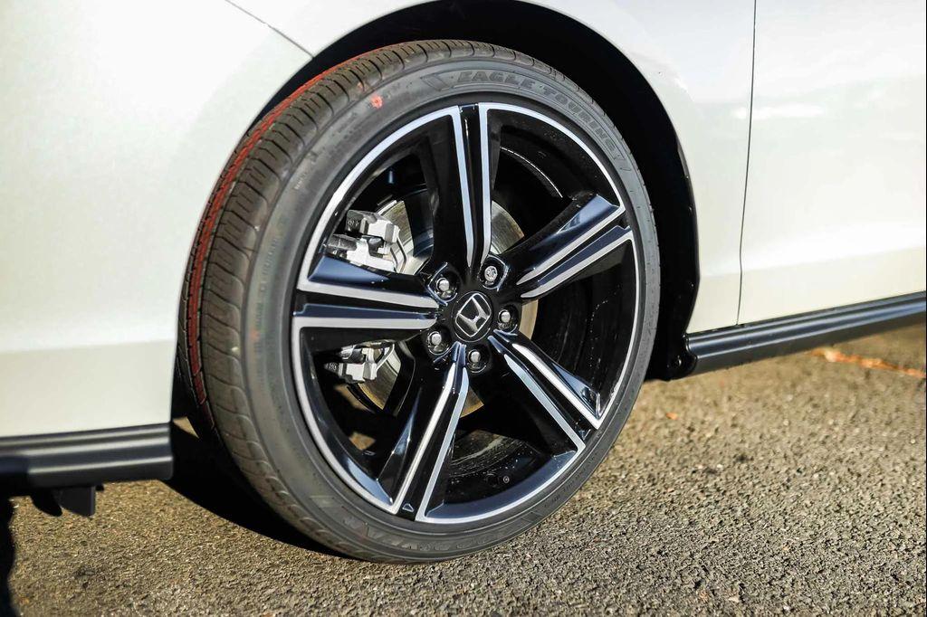 new 2025 Honda Accord Hybrid car, priced at $33,805