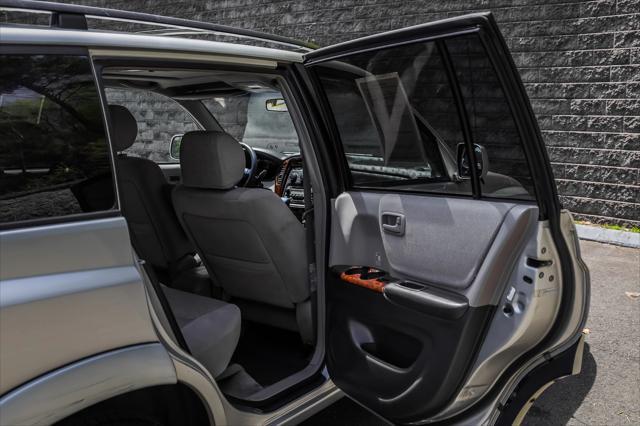 used 2003 Toyota Highlander car, priced at $6,500