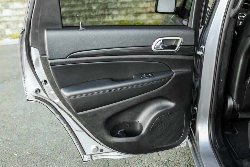 used 2021 Jeep Grand Cherokee car, priced at $25,900