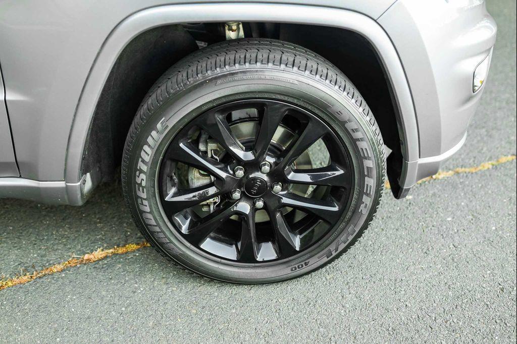 used 2021 Jeep Grand Cherokee car, priced at $25,900