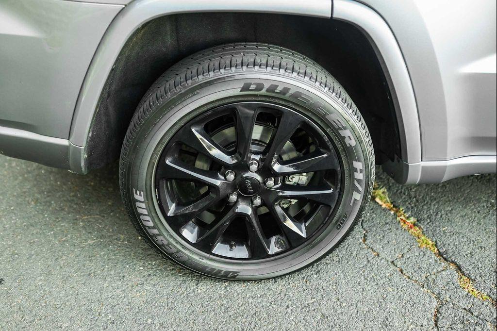 used 2021 Jeep Grand Cherokee car, priced at $25,900