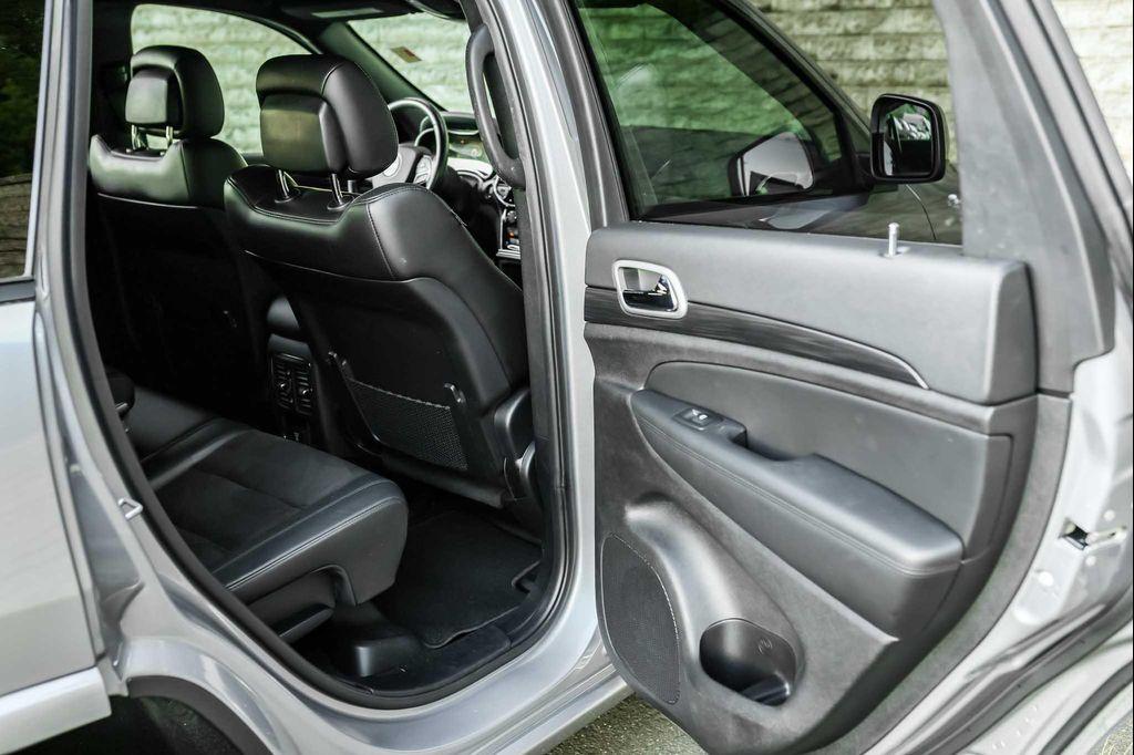 used 2021 Jeep Grand Cherokee car, priced at $25,900