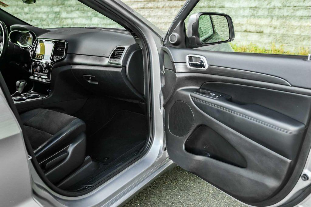 used 2021 Jeep Grand Cherokee car, priced at $25,900