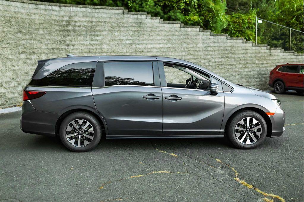 new 2026 Honda Odyssey car, priced at $44,245