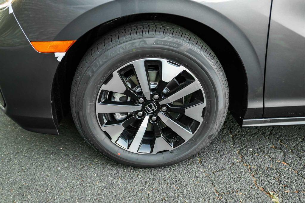 new 2026 Honda Odyssey car, priced at $44,245