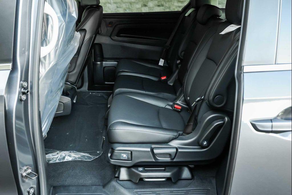 new 2026 Honda Odyssey car, priced at $44,245