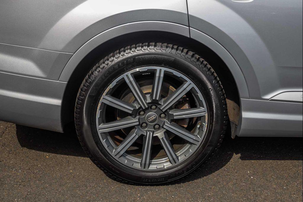 used 2017 Audi Q7 car, priced at $13,000