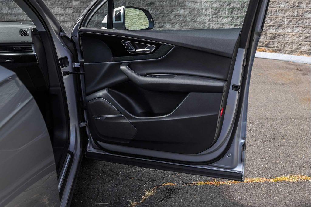 used 2017 Audi Q7 car, priced at $13,000