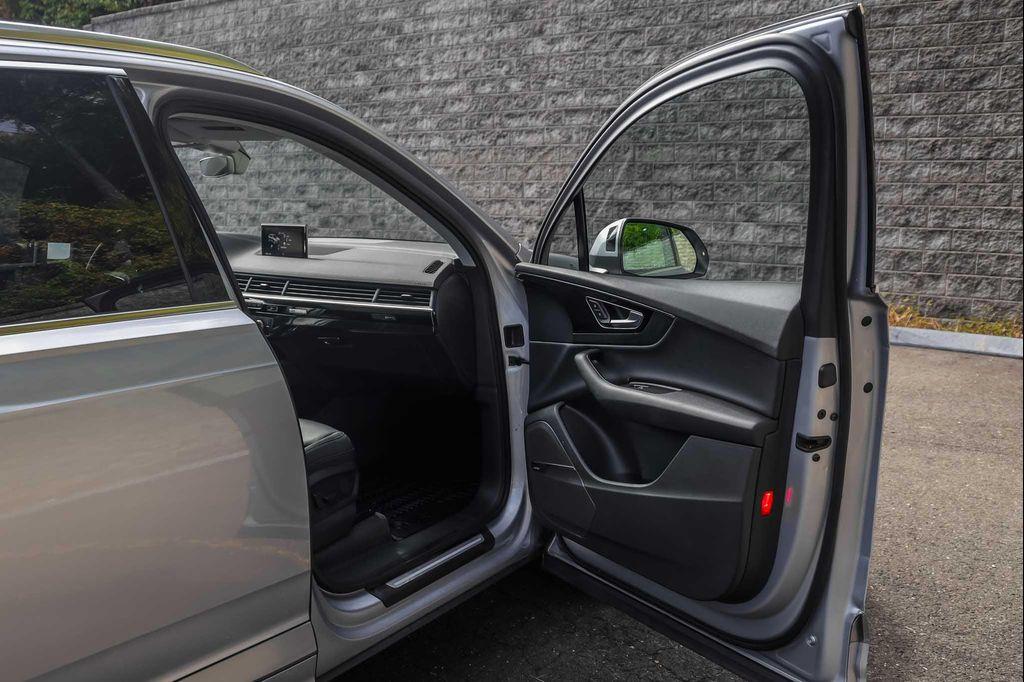 used 2017 Audi Q7 car, priced at $13,000