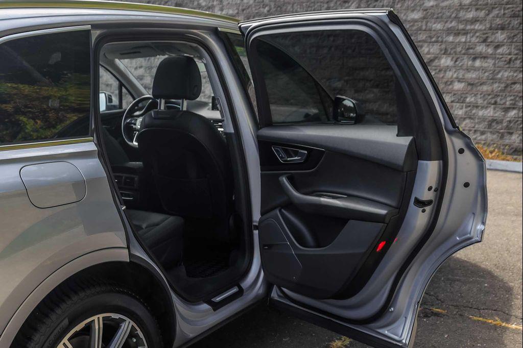 used 2017 Audi Q7 car, priced at $13,000