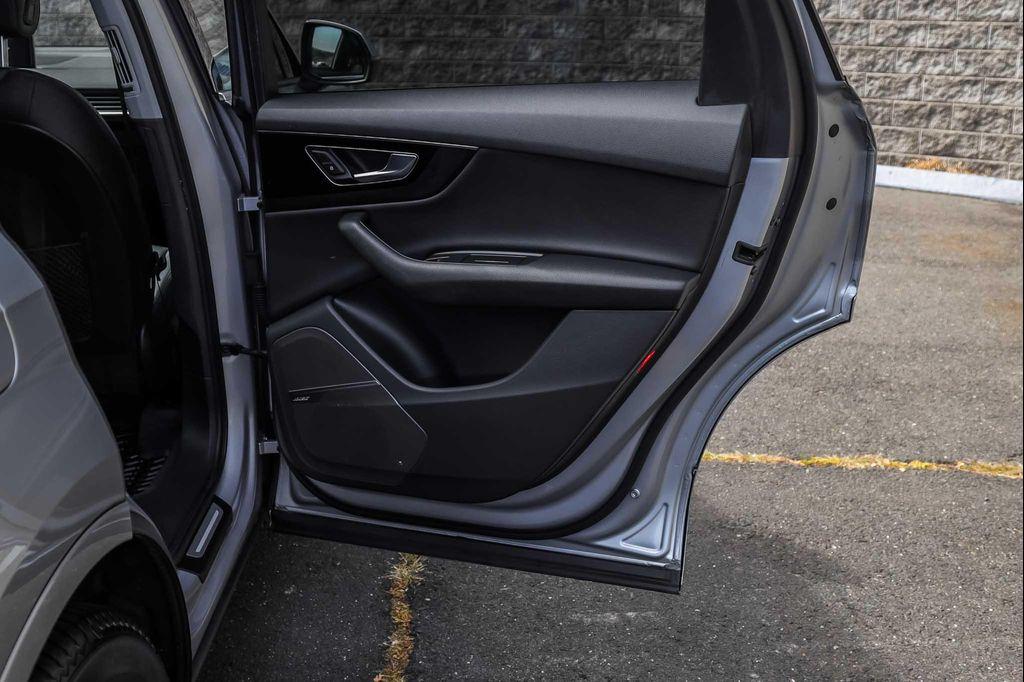used 2017 Audi Q7 car, priced at $13,000