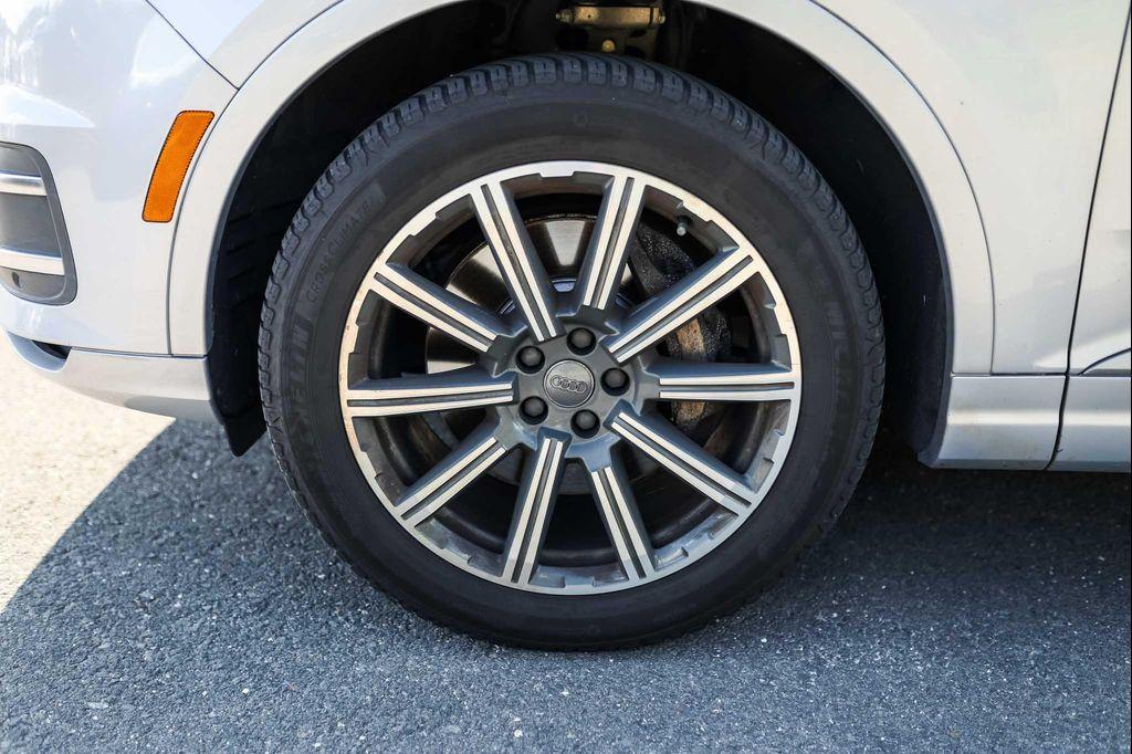 used 2017 Audi Q7 car, priced at $14,300