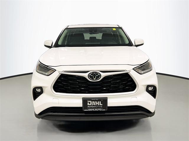 used 2021 Toyota Highlander car, priced at $24,000