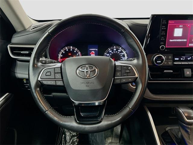 used 2021 Toyota Highlander car, priced at $24,000