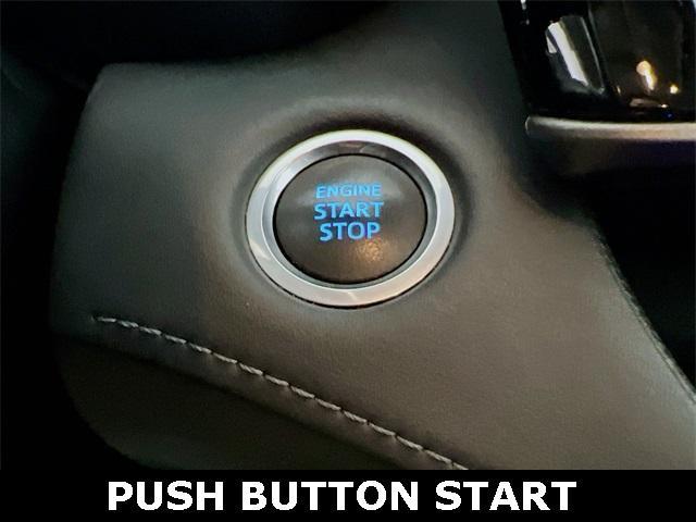 used 2021 Toyota Highlander car, priced at $24,000