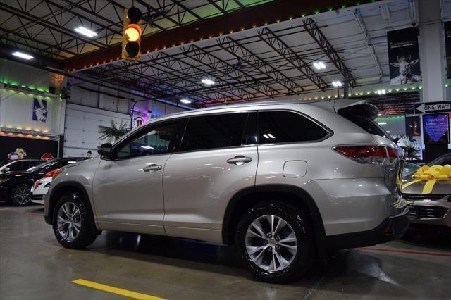 used 2015 Toyota Highlander car, priced at $26,985