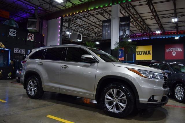 used 2015 Toyota Highlander car, priced at $26,985