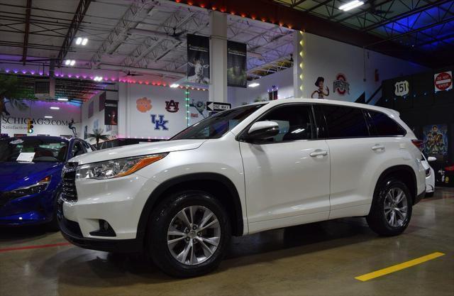 used 2014 Toyota Highlander car, priced at $25,985