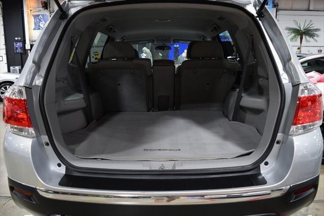 used 2013 Toyota Highlander car, priced at $24,985