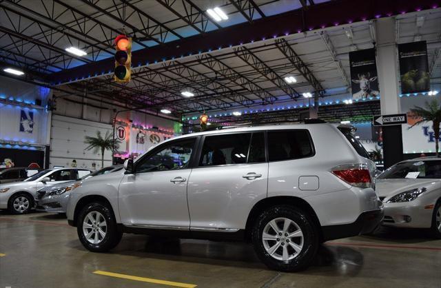 used 2013 Toyota Highlander car, priced at $24,985