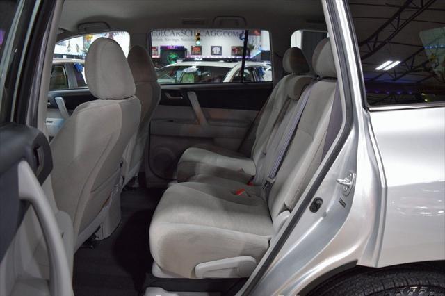 used 2013 Toyota Highlander car, priced at $24,985