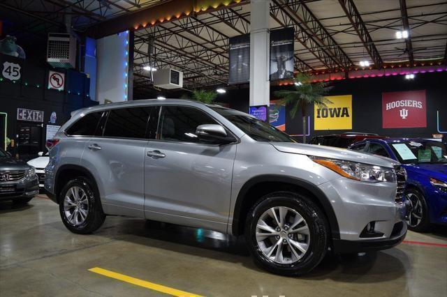 used 2015 Toyota Highlander car, priced at $26,985