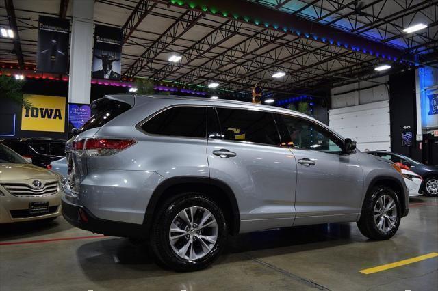 used 2015 Toyota Highlander car, priced at $26,985