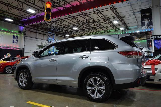 used 2015 Toyota Highlander car, priced at $26,985