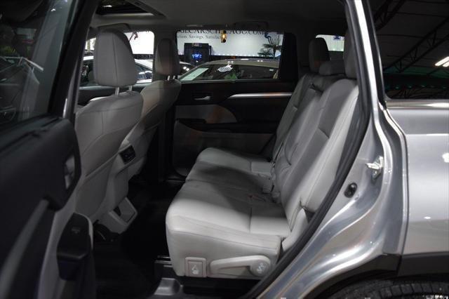 used 2015 Toyota Highlander car, priced at $26,985