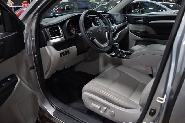used 2015 Toyota Highlander car, priced at $26,985