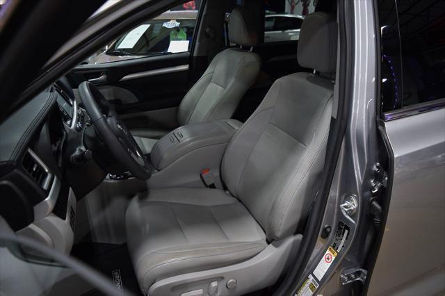 used 2015 Toyota Highlander car, priced at $26,985