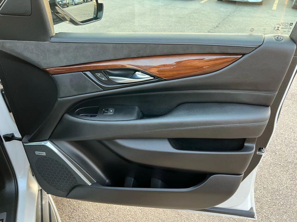 used 2020 Cadillac Escalade ESV car, priced at $28,975