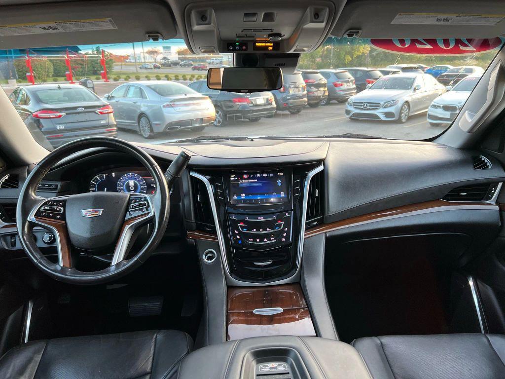 used 2020 Cadillac Escalade ESV car, priced at $28,975