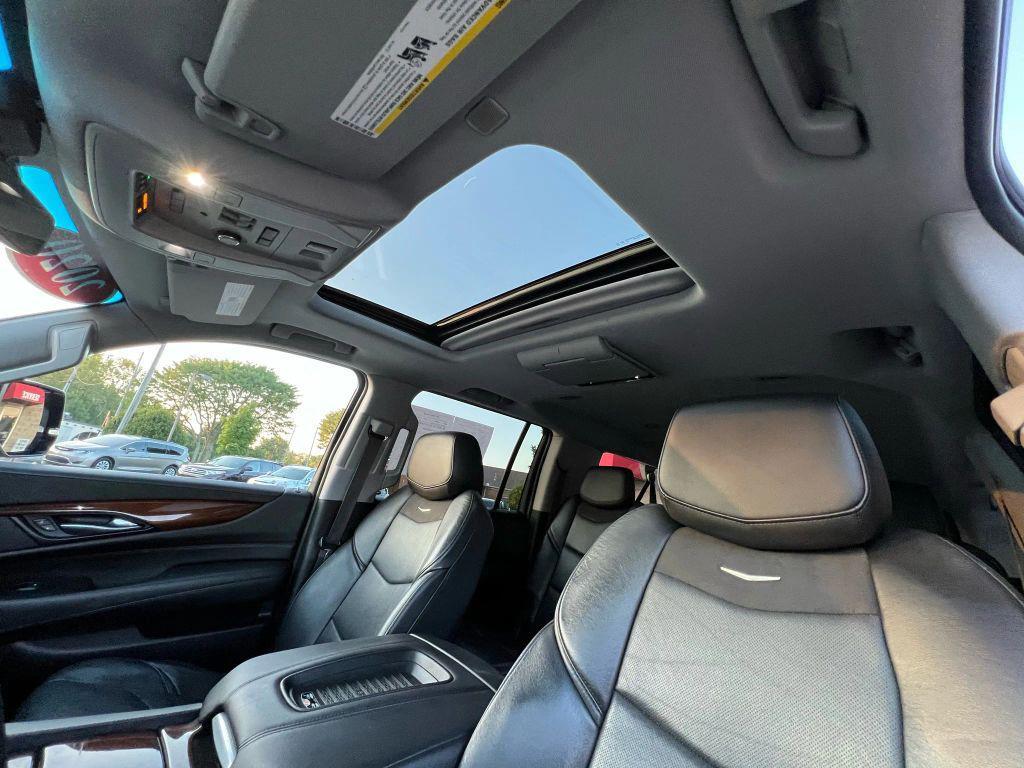 used 2020 Cadillac Escalade ESV car, priced at $28,975