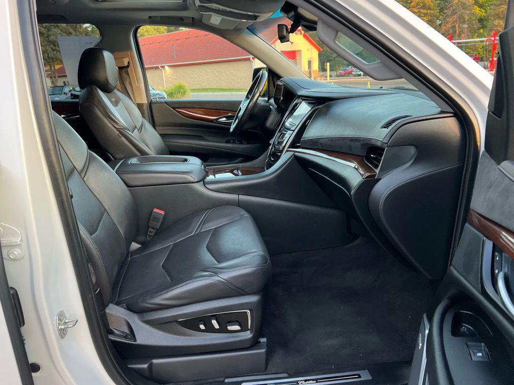 used 2020 Cadillac Escalade ESV car, priced at $28,975