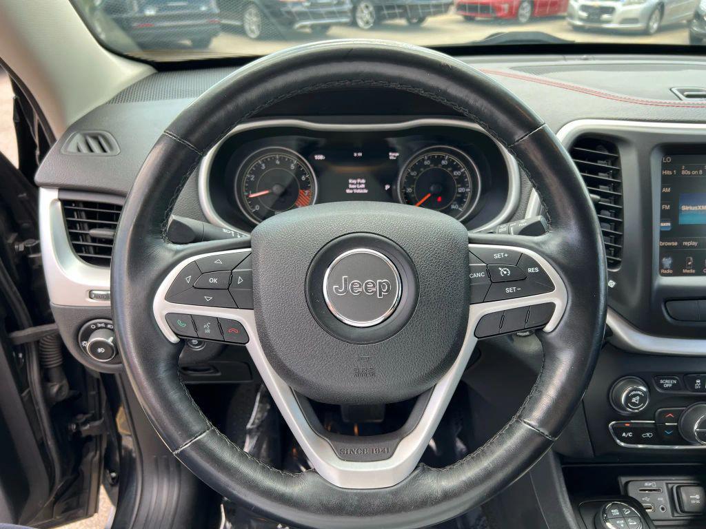 used 2015 Jeep Cherokee car, priced at $10,475