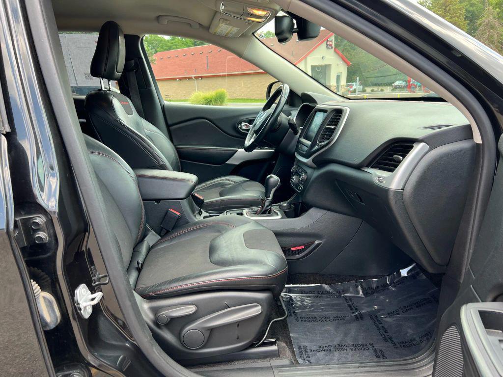 used 2015 Jeep Cherokee car, priced at $10,475