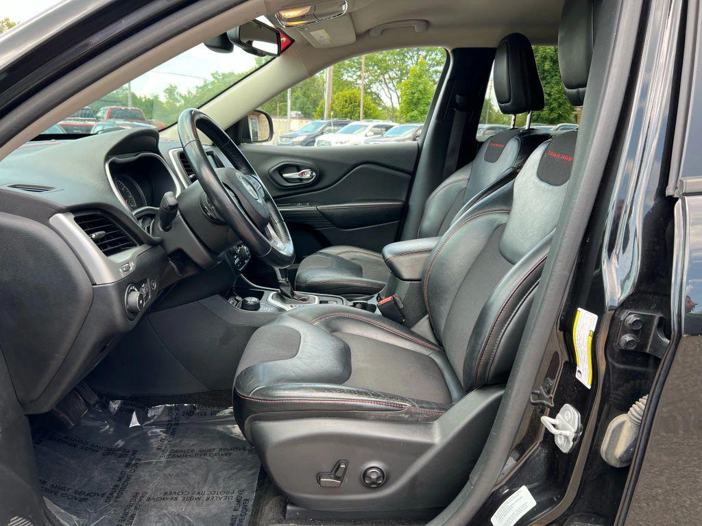 used 2015 Jeep Cherokee car, priced at $10,475