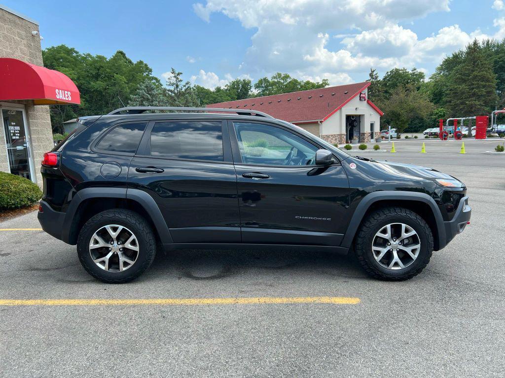 used 2015 Jeep Cherokee car, priced at $10,475