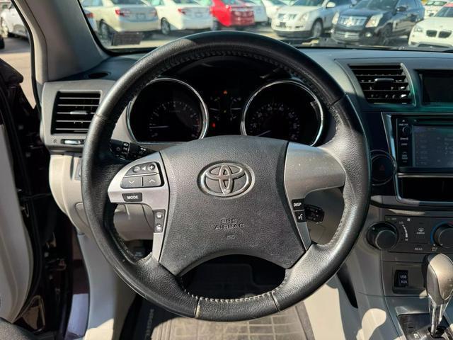 used 2013 Toyota Highlander car, priced at $13,925