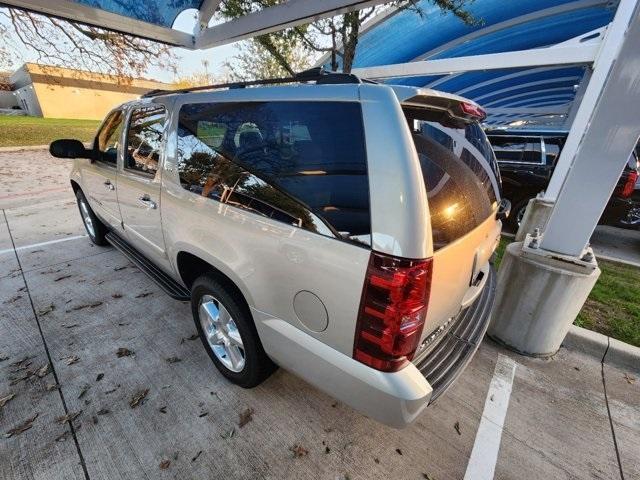 used 2008 Chevrolet Suburban car, priced at $13,000