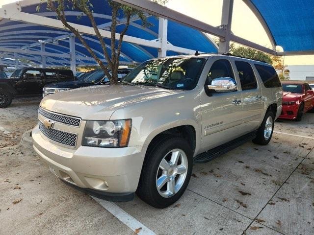 used 2008 Chevrolet Suburban car, priced at $13,000