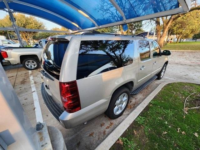 used 2008 Chevrolet Suburban car, priced at $13,000