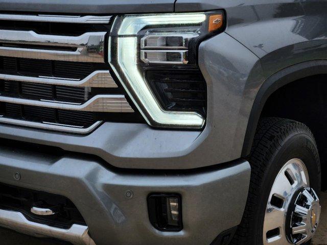 new 2025 Chevrolet Silverado 3500 car, priced at $91,615